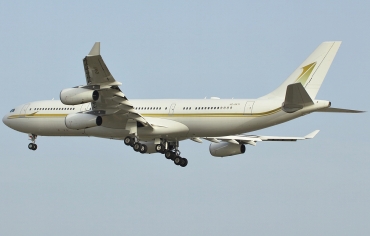 HZ-SKY1 · Airbus A340-211 · (LPA / GCLP)
