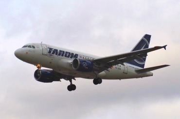 YR-ASB · Airbus A318-111 · (LHR / EGLL)