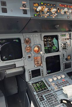 CS-TJH · Airbus A321-211 · (LIS / LPPT)