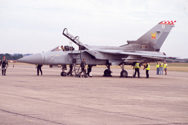 ZE889 · Panavia Tornado F.3 · (EGSU)