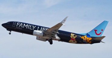 G-FDZG · Boeing 737-8K5(WL) · (FAO / LPFR)