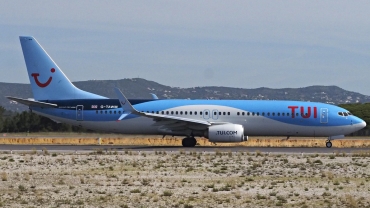 G-TAWM · Boeing 737-8K5(WL) · (FAO / LPFR)