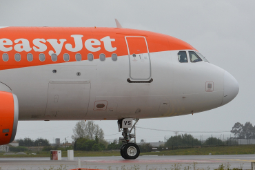 OE-IVS · Airbus A320-214 · (OPO / LPPR)