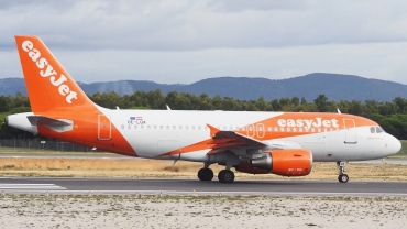 OE-LQA · Airbus A319-111 · (FAO / LPFR)