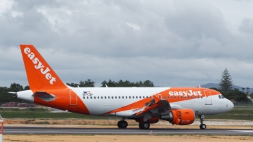 OE-LQP · Airbus A319-111 · (FAO / LPFR)
