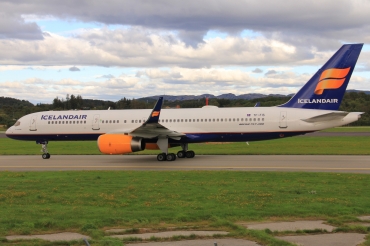 TF-FIS · Boeing 757-256 · (SVG / ENZV)