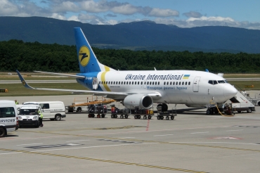 UR-GAW · Boeing 737-5Y0(WL) · (GVA / LSGG)
