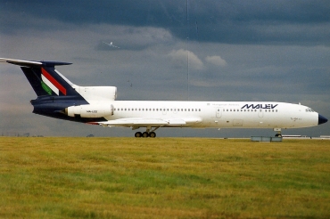 HA-LCE · Tupolev Tu-154B-2 · (LHR / EGLL)