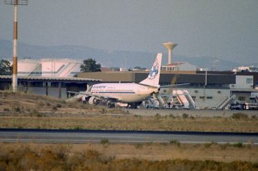 TF-ABK · Boeing 737-3Y0 · (FAO / LPFR)