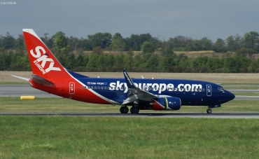 OM-NGN · Boeing 737-7GL · (VIE / LOWW)