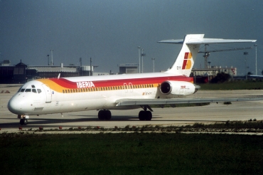 EC-EYY · McDonnell Douglas MD-87 · (LIS / LPPT)