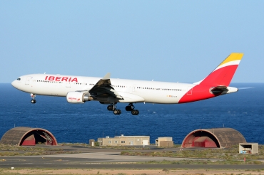 EC-LYF · Airbus A330-302 · (LPA / GCLP)