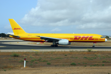 OE-LNF · Boeing 757-236 · MLA / LMML