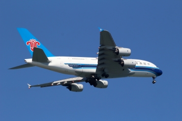B-6136 · Airbus A380-841 · (SYD / YSSY)
