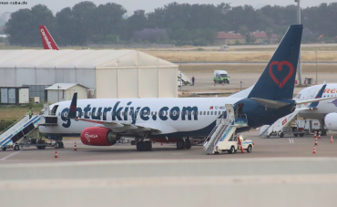 TC-MGC · Boeing 737-83N(WL) · (AYT / LTAI)