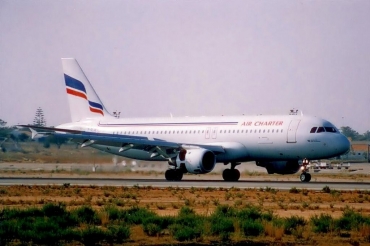 F-GLGE · Airbus A320-211 · (FAO / LPFR)