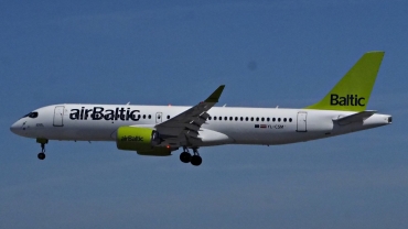 YL-CSM · Airbus A220-300 · (LIS / LPPT)