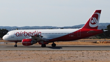 D-ABNK · Airbus A320-214 · (FAO /LPFR)