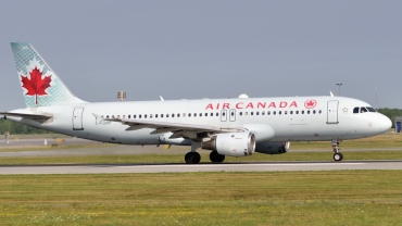 C-FDRP · Airbus A320-211 · (YUL / CYUL)