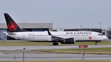 C-FSDB · Boeing 737-8 MAX · (YUL / CYUL)