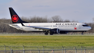 C-FSIL · Boeing 737-8 MAX · (YUL / CYUL)