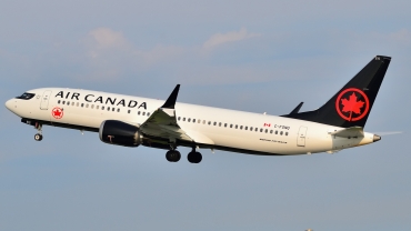 C-FSNQ · Boeing 737-8 MAX · (YUL / CYUL)