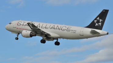 C-FDRH · Airbus A320-211 · (YUL / CYUL)