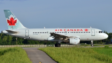 C-FYKC · Airbus A319-114 · (YUL / CYUL)