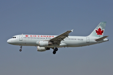 C-FDSN · Airbus A320-211 · (YYZ / CYYZ)