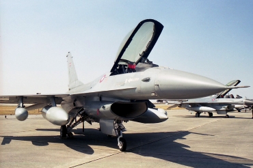 E-600 · General Dynamics F-16A · (LPBJ)
