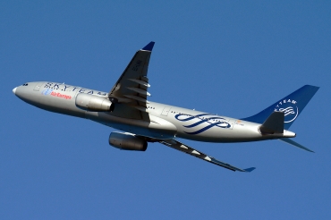EC-LNH · Airbus A330-243 · (LPA / GCLP)