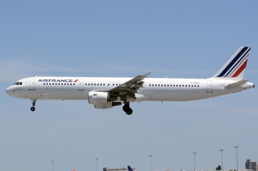 F-GTAS · Airbus A321-212 · (LIS / LPPT)