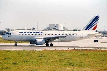 F-GLGG · Airbus A320-211 · (LIS / LPPT)