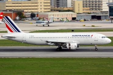 F-GKXZ · Airbus A320-214 · (LIS / LPPT)