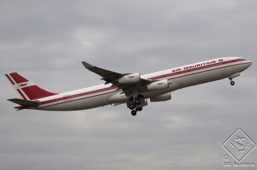 3B-NBJ · Airbus A340-313 · (SYD / YSSY)