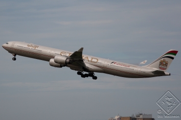 A6-EHE · Airbus A340-642X · (SYD / YSSY)