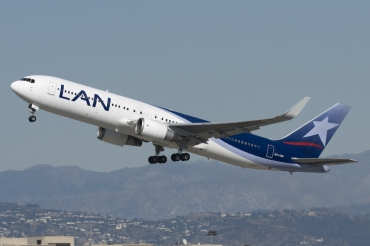 CC-CRV · Boeing 767-316(ER)(WL) · (LAX / KLAX)