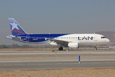 CC-BAT · Airbus A320-214 · (SCL / SCEL)