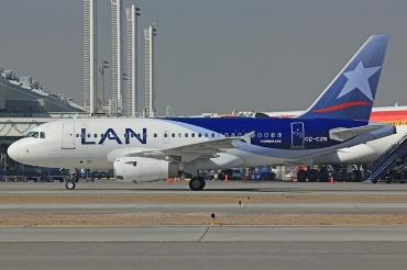 CC-CZN · Airbus A318-121 · (SCL / SCEL)
