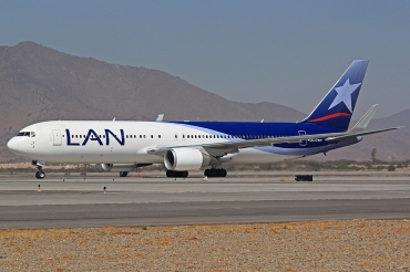 CC-CWY · Boeing 767-316(ER)(WL) · (SCL / SCEL)