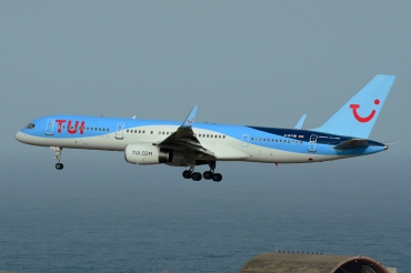 G-BYAW · Boeing 757-204(WL) · (LPA / GCLP)
