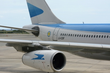 LV-CSF · Airbus A340-313 · (BCN / LEBL)