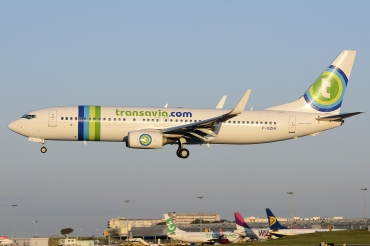 F-GZHI · Boeing 737-86J(WL) · (LIS / LPPT)