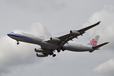 B-18803 · Airbus A340-313 · (LHR / EGLL)