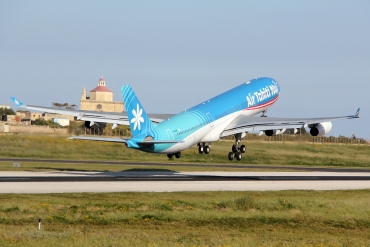 F-OSUN · Airbus A340-313 · (MLA / LMML)
