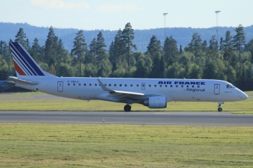 F-HBLA · Embraer 190-100LR · (OSL / ENGM)
