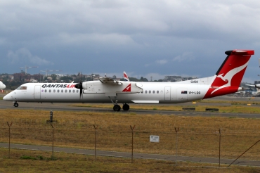 VH-LQQ · Bombardier Dash 8-Q402 · (SYD / YSSY)