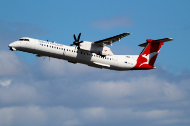VH-QOI · Bombardier Dash 8-Q402 · (SYD / YSSY)