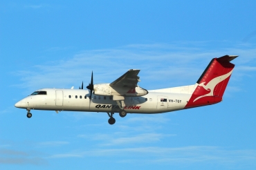 VH-TQY · Bombardier Dash 8-Q315 · (SYD / YSSY)