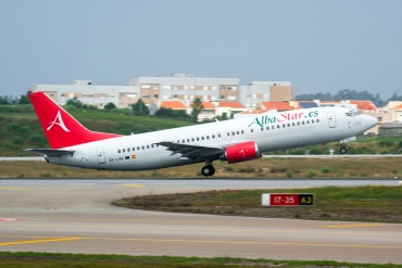 EC-LAV · Boeing 737-408 · (OPO / LPPR)